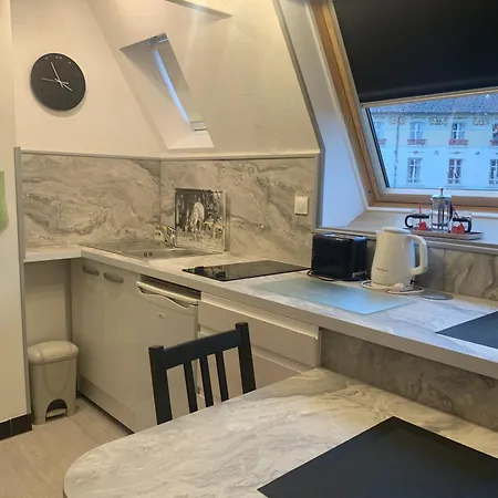 Lumineux Avec Climatisation Et Wifi, Proche Des Thermes St Roch